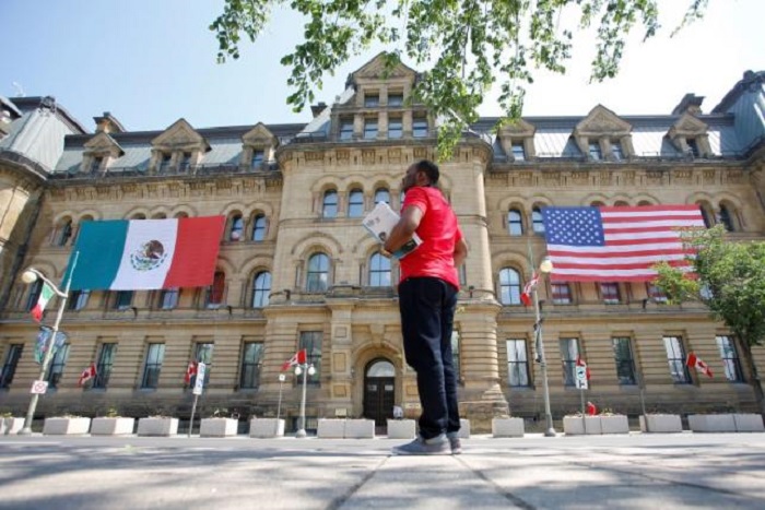 Adios, Three Amigos: Obama heads to last summit with Canada, Mexico 